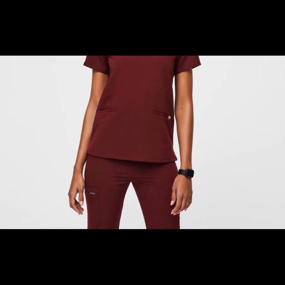Figs Burgundy Scrub Set (Casma Top and Livingston Pants)